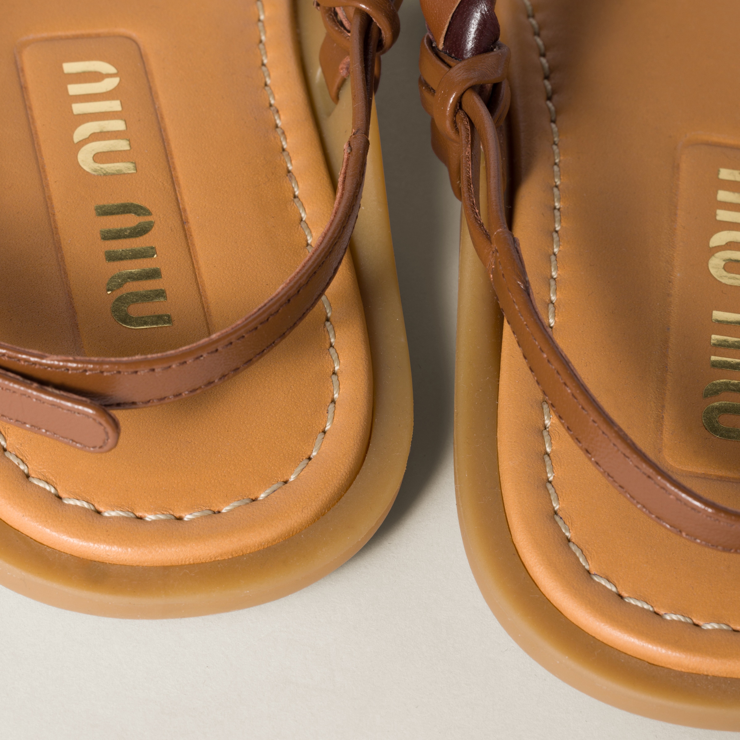 サンダル・ミュール MIU MIIU 5X409E_2CSP_F03S9 BRAIDED LEATHER SANDALS Cognac/briarwood Braided Leather Sandals | Miu Miu