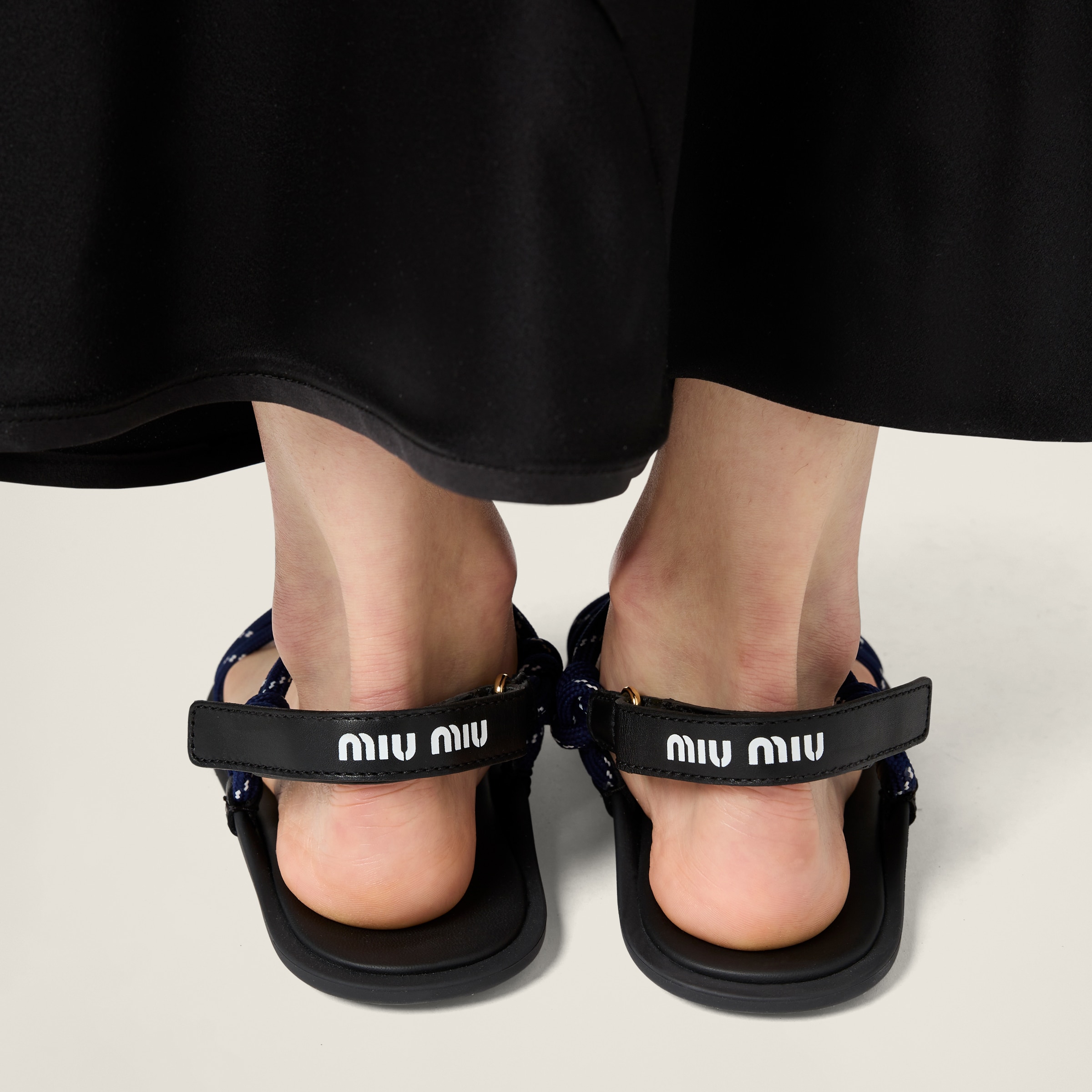 VIP価格【MIUMIU】Riviere コードxレザー サンダル ブラウン Riviere コードxレザー サンダル | Miu Miu