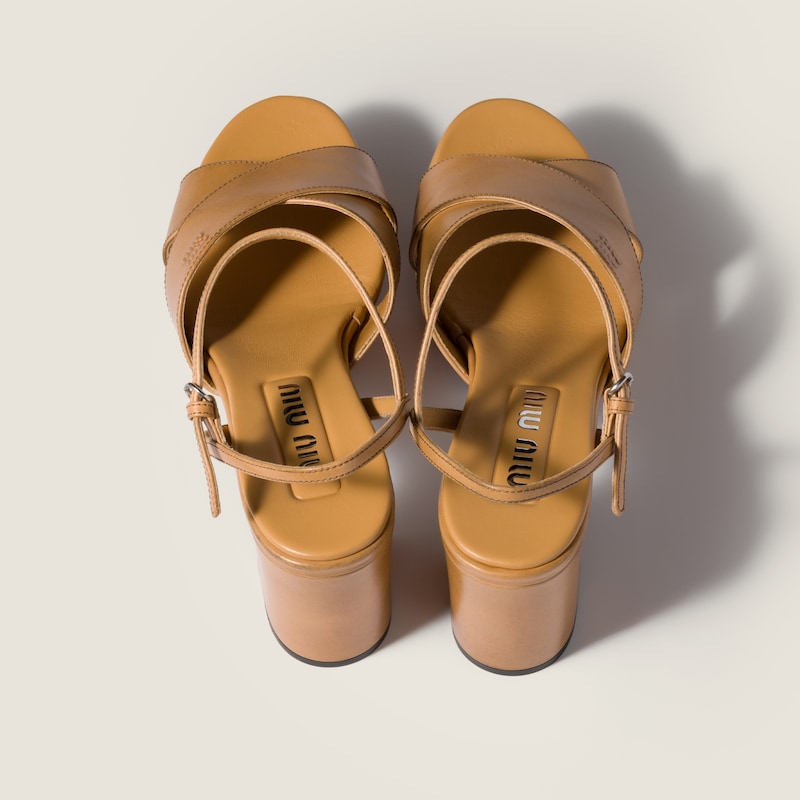 Sandalias de plataforma en piel
