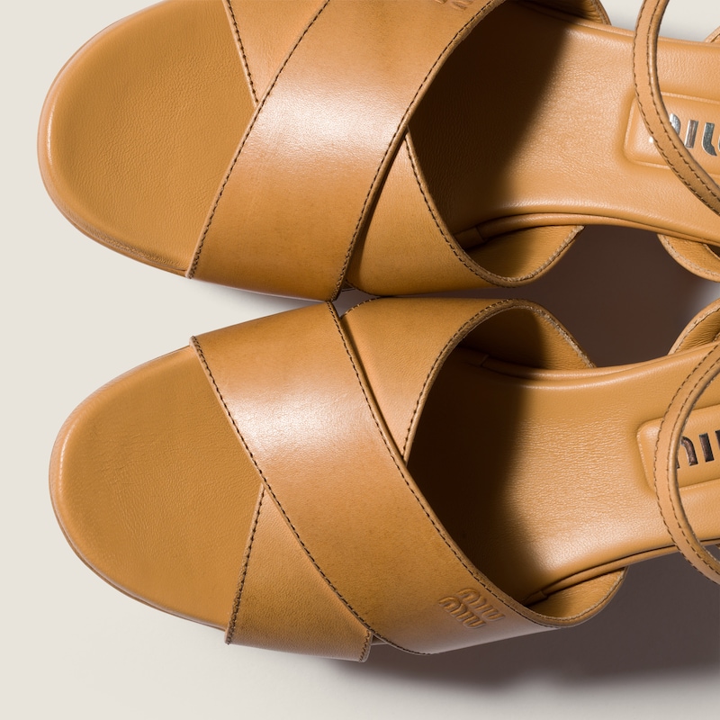 Sandalias de plataforma en piel