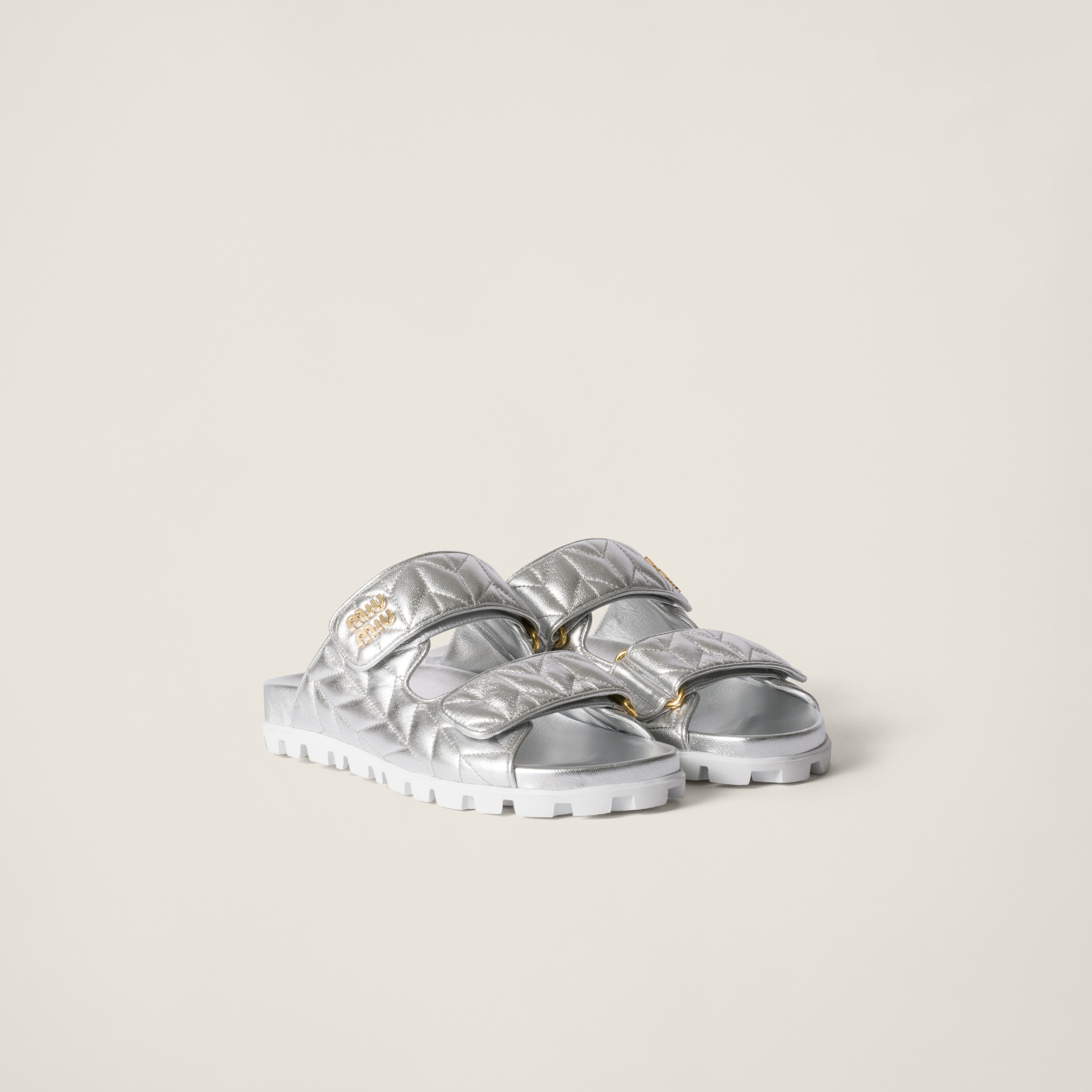 ★関税込★ miumiu メタリックシルバー マトラッセ スライド MATELASSE マテラッセ 二つ折り財布 レザー シルバー ミュウ