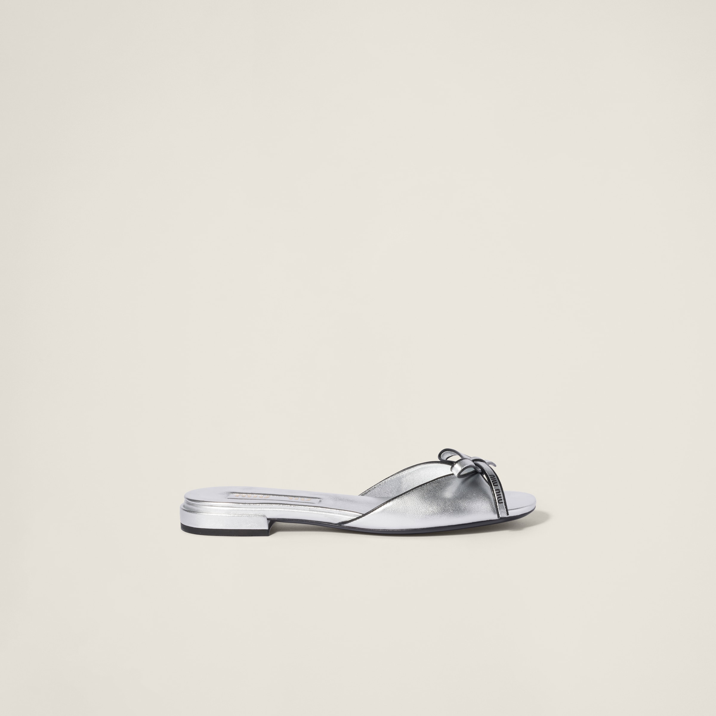 サンダル・ミュール MIU MIIU 5X372E_EFX_F0NB RUCHES NAPPA LEATHER SANDALS Briarwood Ruches Nappa Leather Sandals | Miu Miu