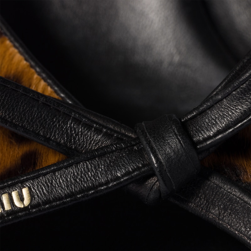 Printed leather sandals with bow