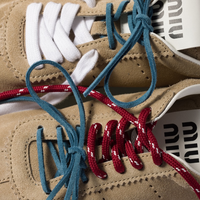 Schnürsenkel aus zweifarbiger Kordel