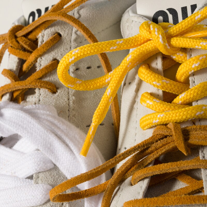 Two-tone cord laces