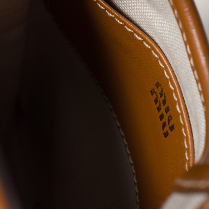 Leather smartphone case