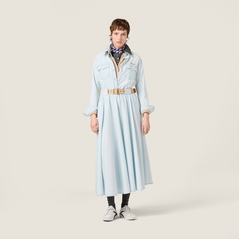 فستان متوسط الطول شامبراي