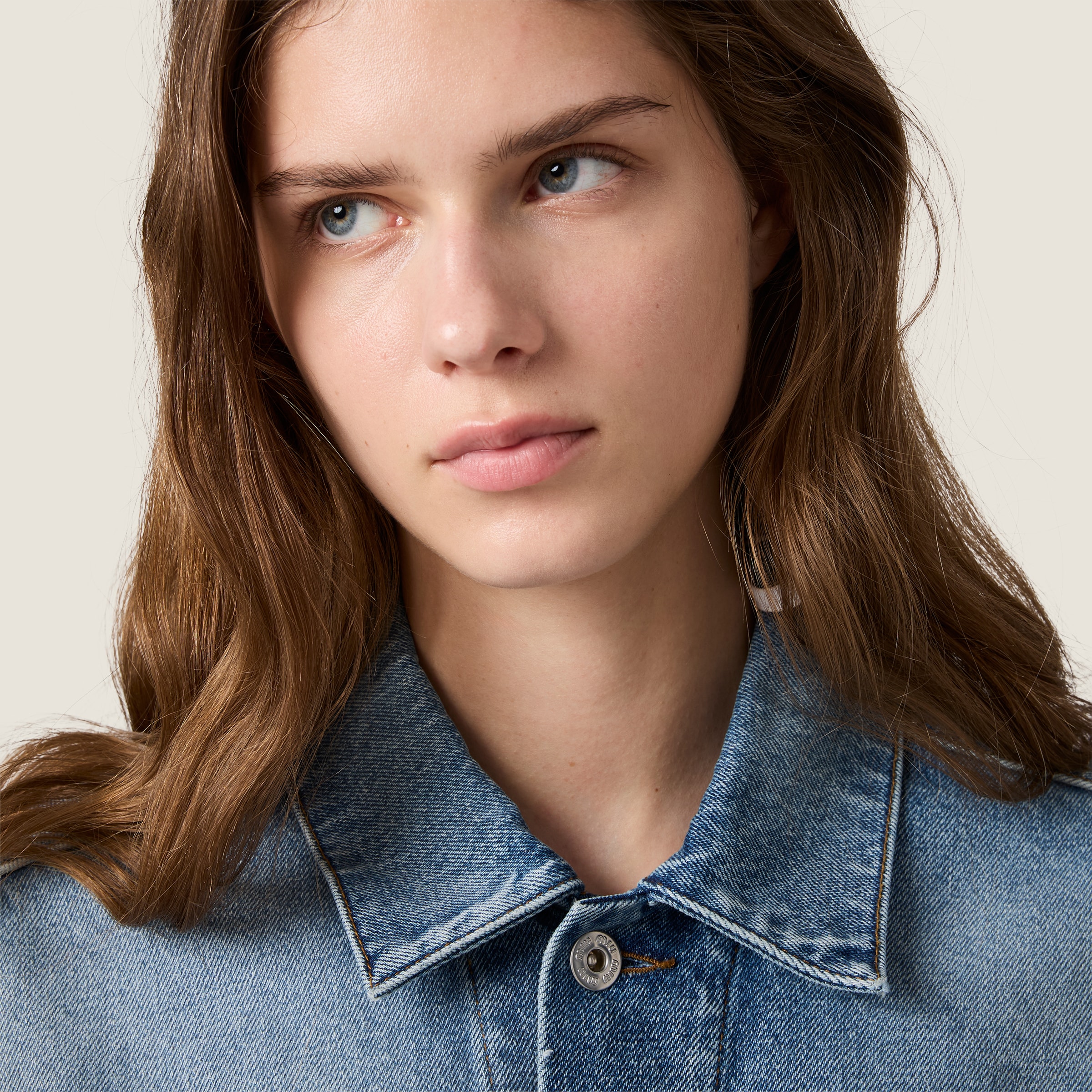 Cropped washed denim jacket - thumbnail 6