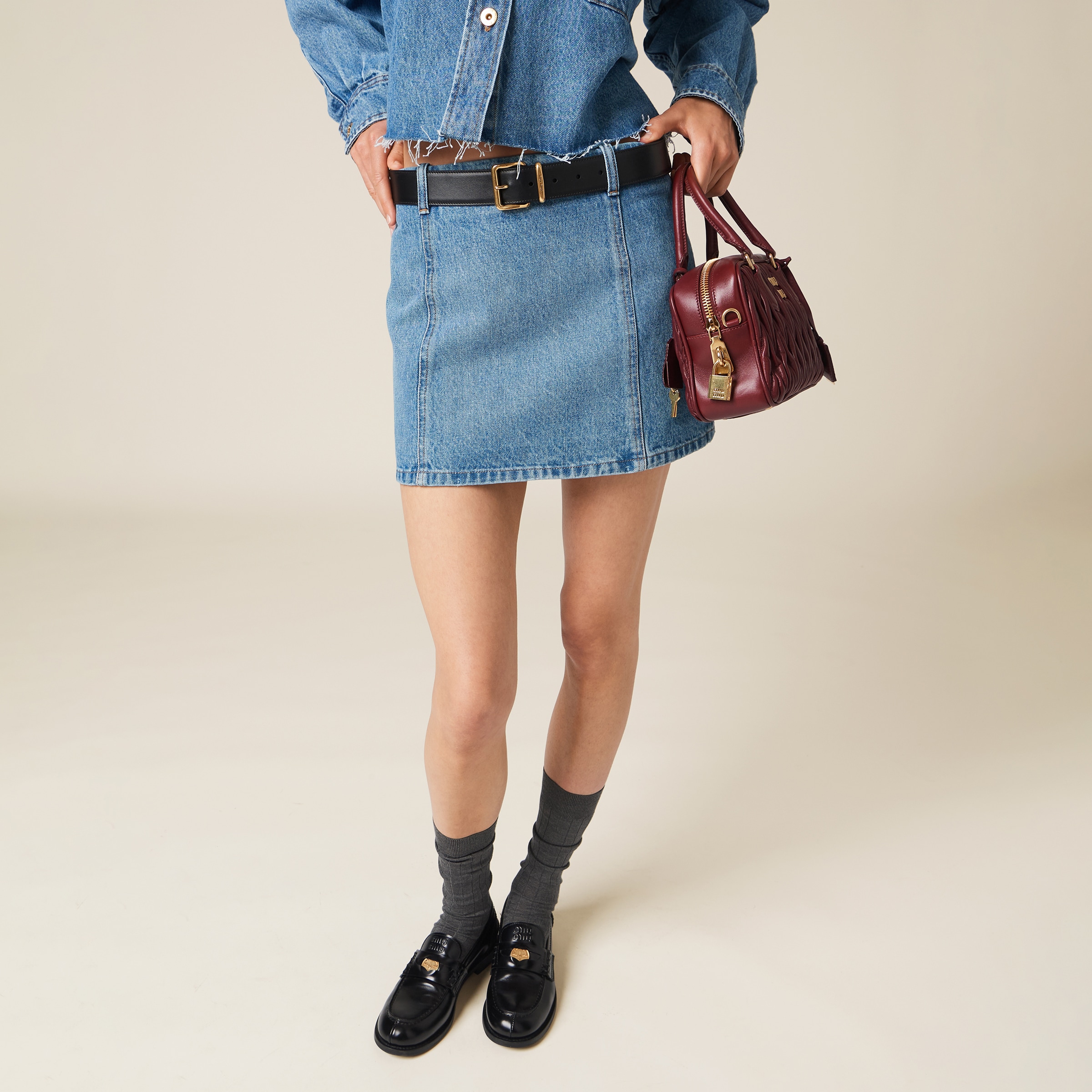 ☆MIU MIU☆デニムミニスカート☆バックにロゴ入り ボトムス
