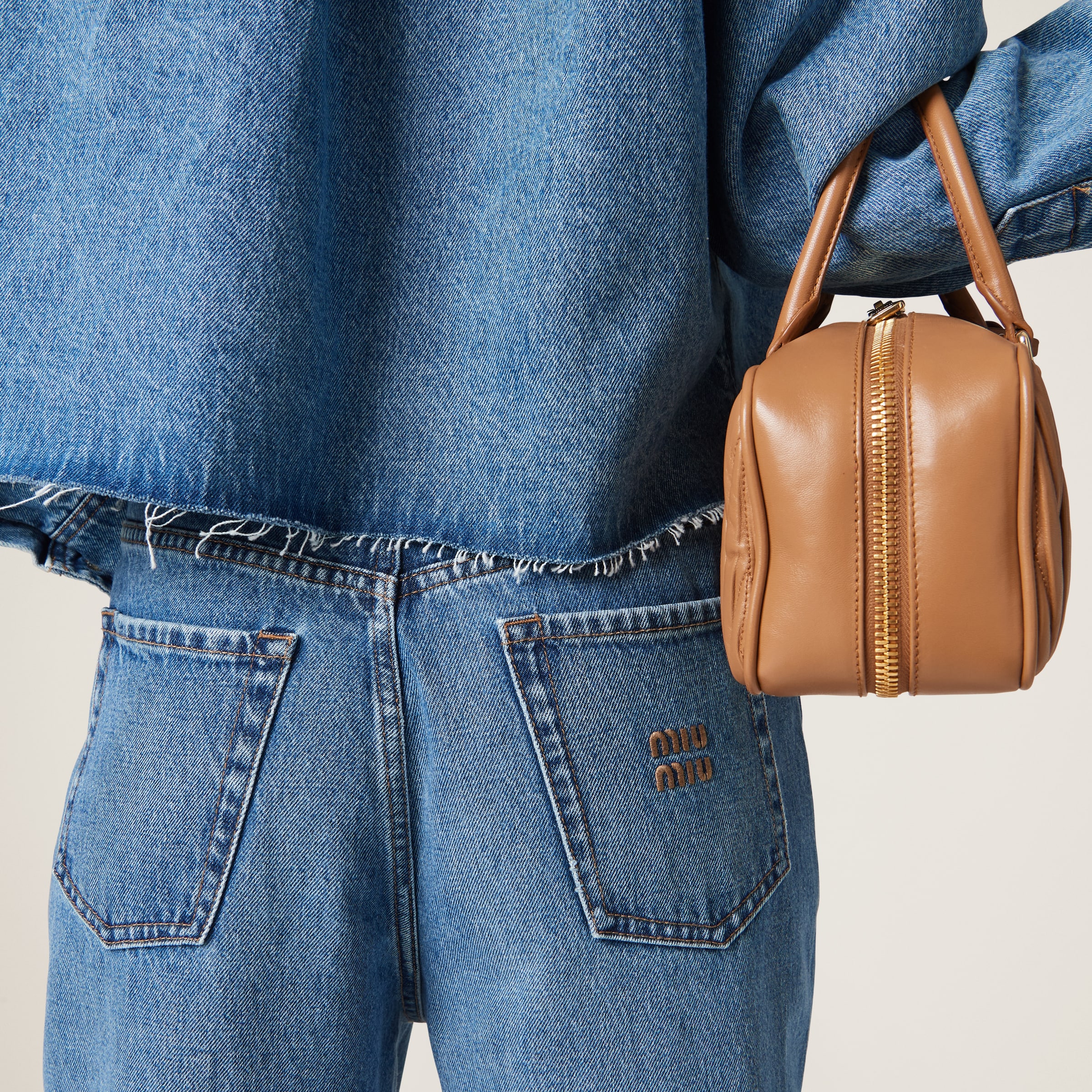 MiuMiu /ストレート レッグ デニム ポケット ロゴ シルエット◎ org.jpg