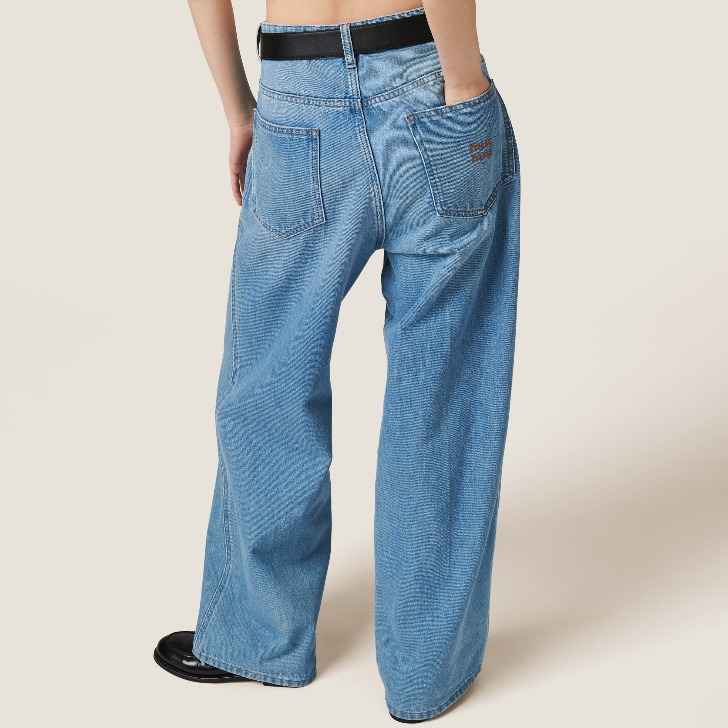 サファイアブルー デニム ジーンズ | Miu Miu