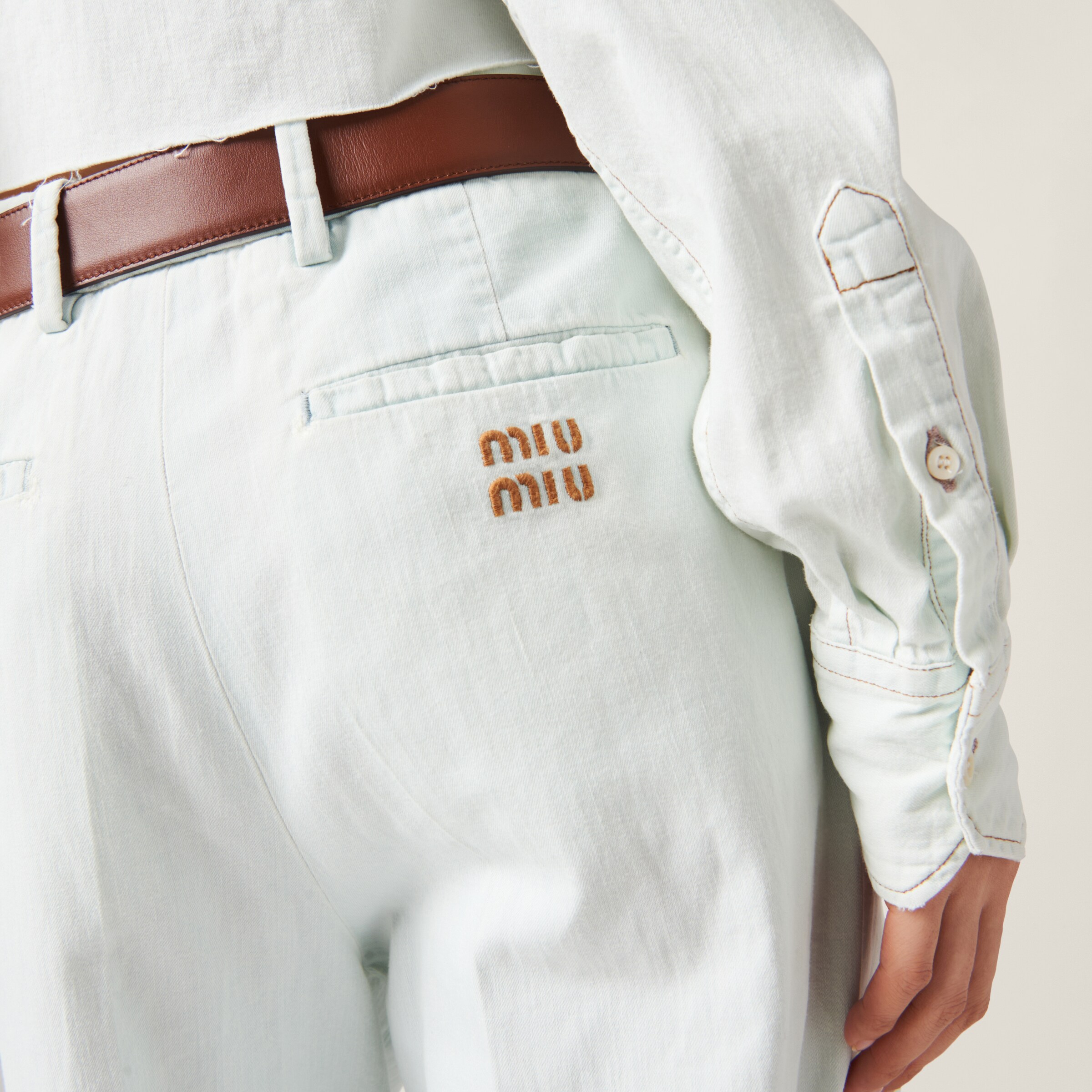 ライトブルー シャンブレーデニム ジーンズ | Miu Miu
