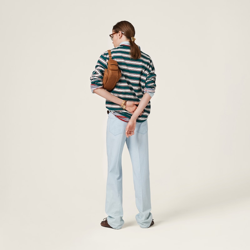 Calça em denim chambray com cinco bolsos