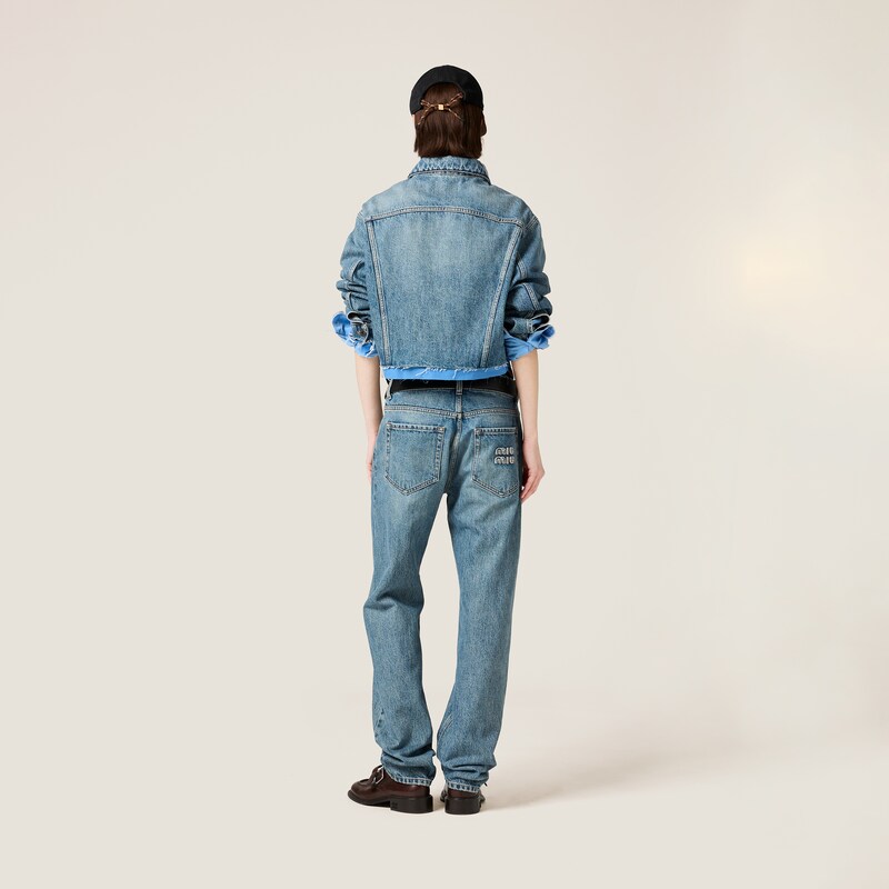 جينز من الدنيم والبوبلين بخمسة جيوب