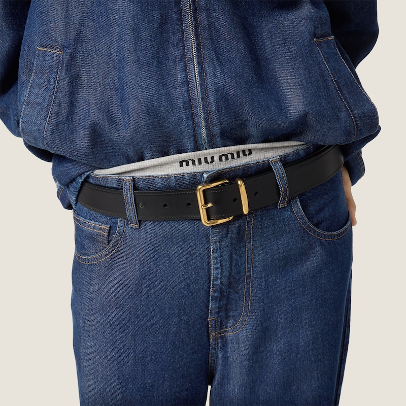 Five-pocket washed denim jeans