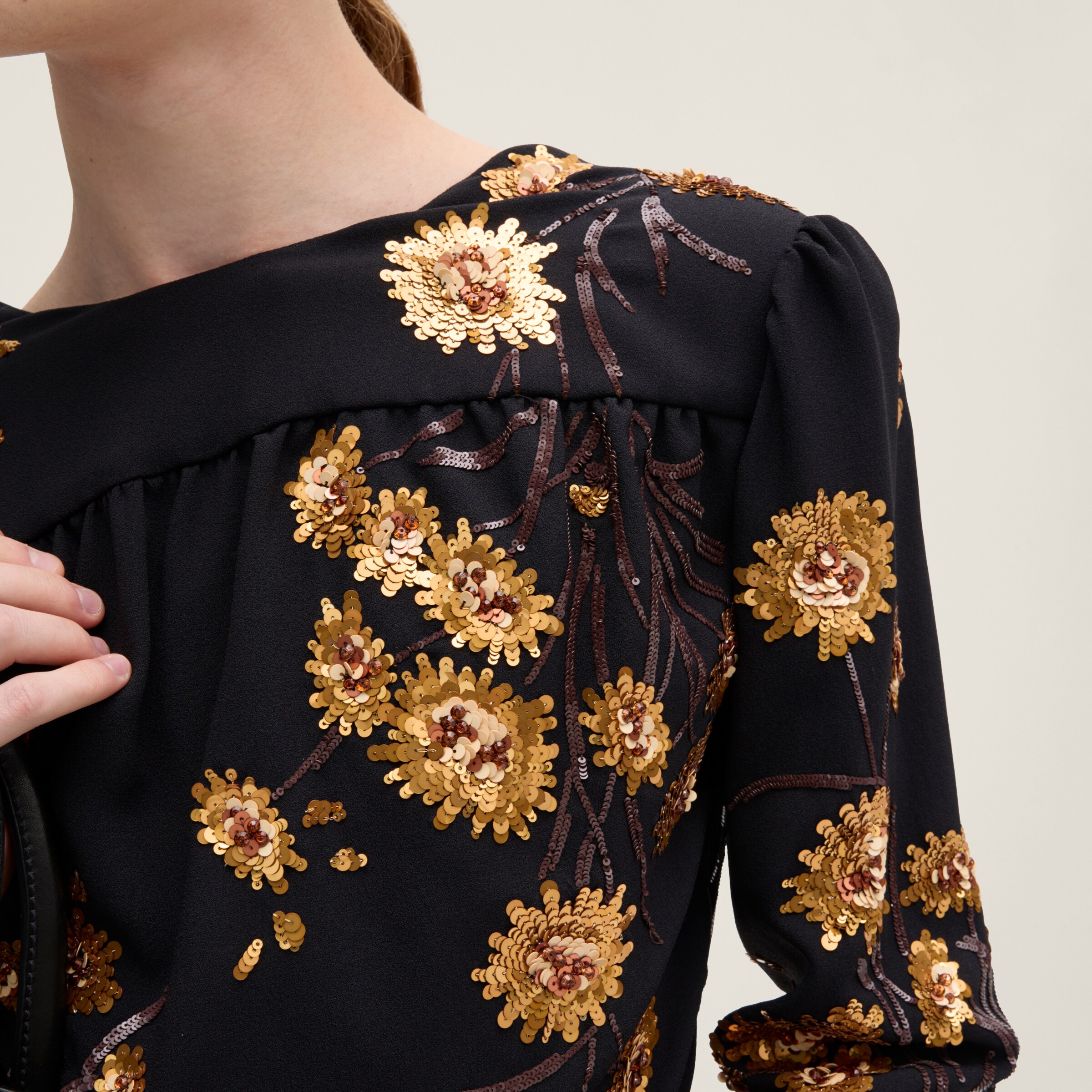 関税・送料込 MIU MIU Embroidered sable mini ドレス 関税・送料込 MIU MIU Embroidered sable mini ドレス (MiuMiu