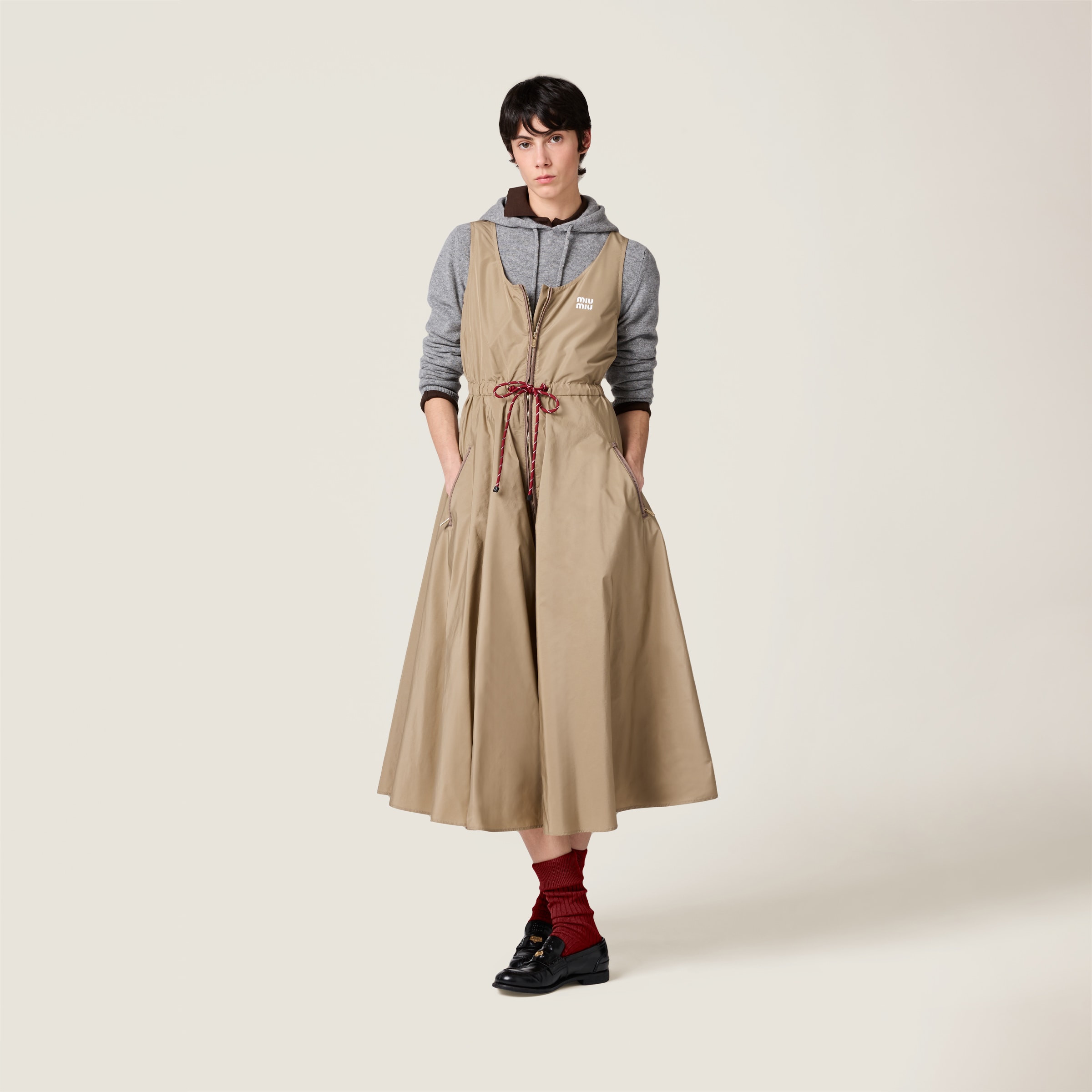 サンド テクニカルファブリック マキシドレス | Miu Miu