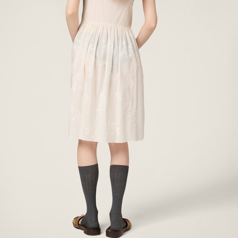 刺繡薄棉布連衣裙