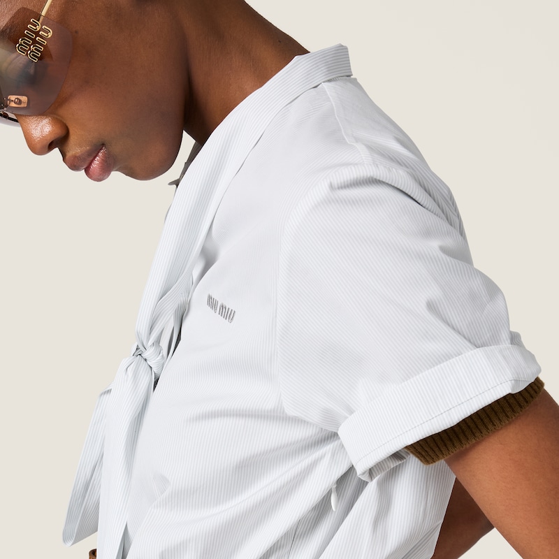 فستان ميدي بوبلين بزخرفة خطوط دقيقة