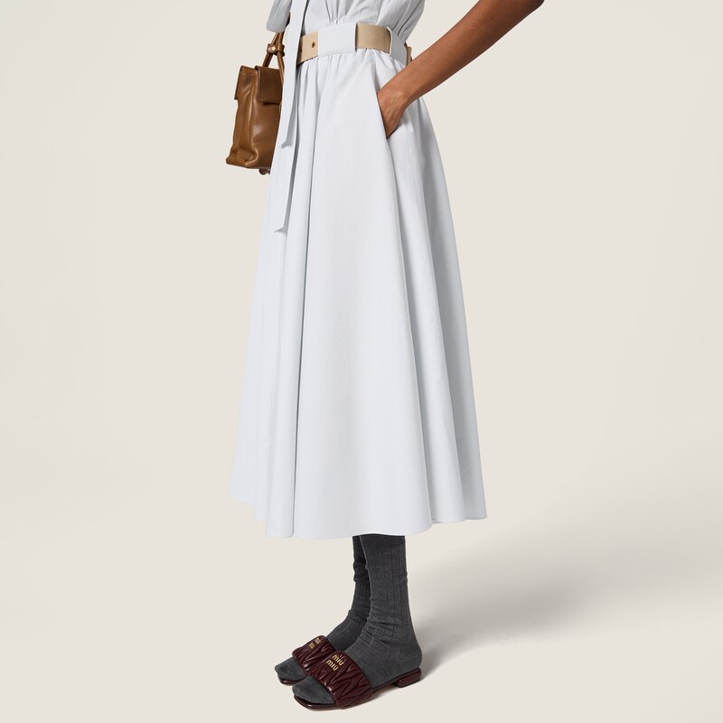 فستان ميدي بوبلين بزخرفة خطوط دقيقة