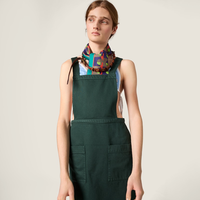 Abito grembiule in gabardine tinto capo