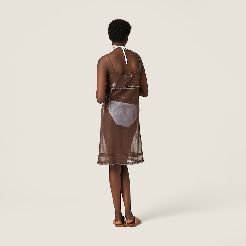 Vestido de tul adornado