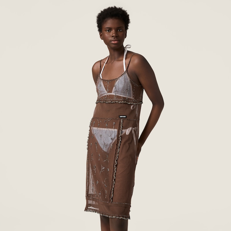 Vestido de tul adornado