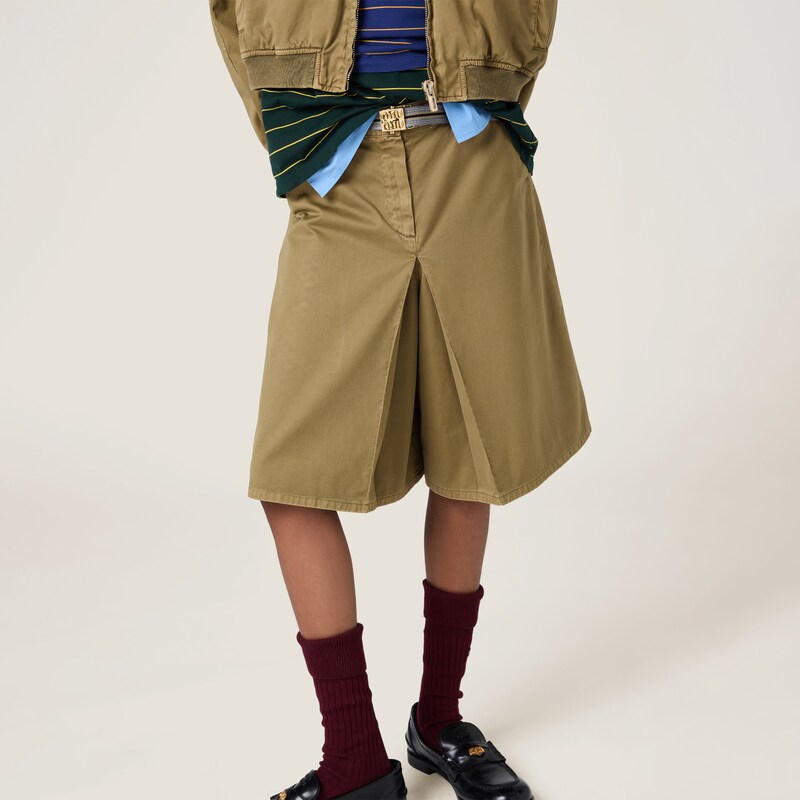 Jupe en satin de coton teinte en pièce