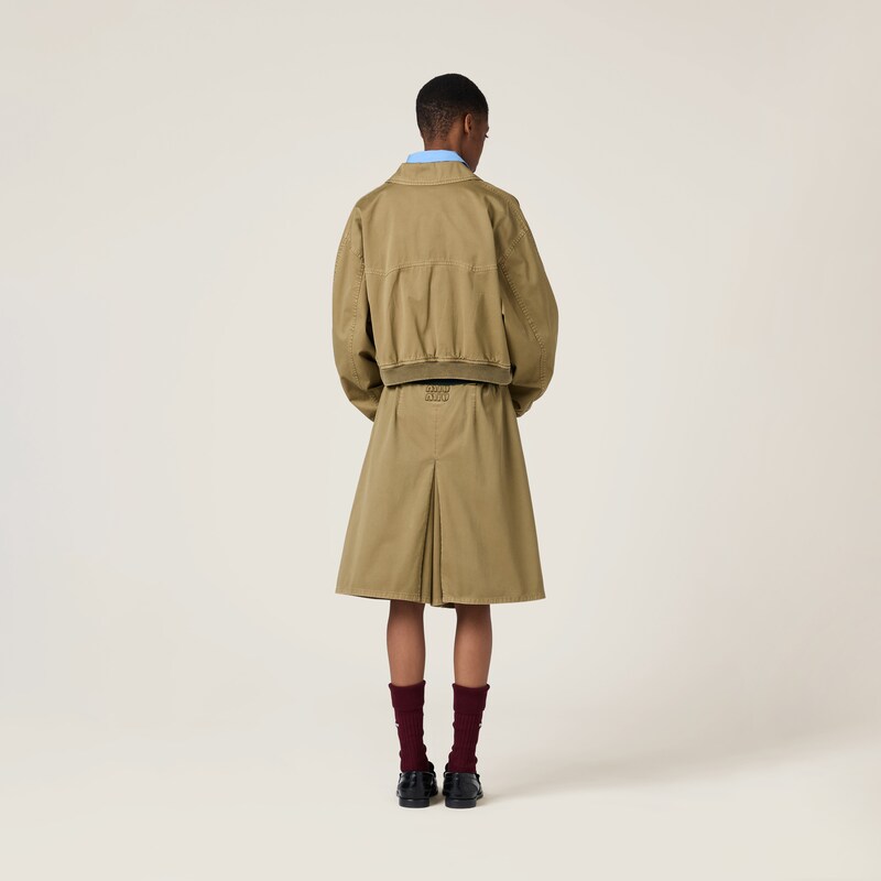 Jupe en satin de coton teinte en pièce