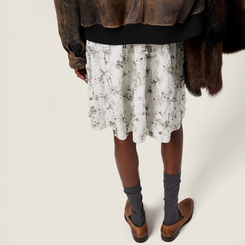 Gonna in duchesse con ricami