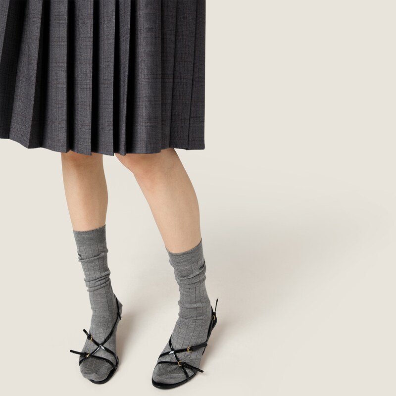 프린스 오브 웨일즈 플리츠 스커트