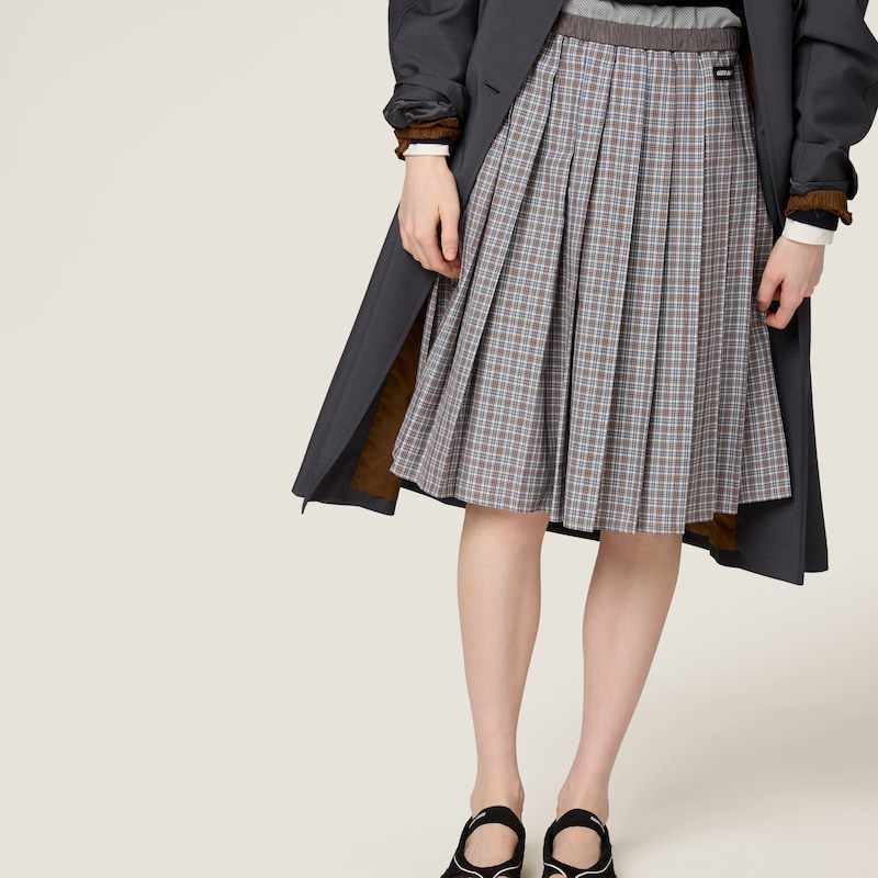 Pleated check skirt
