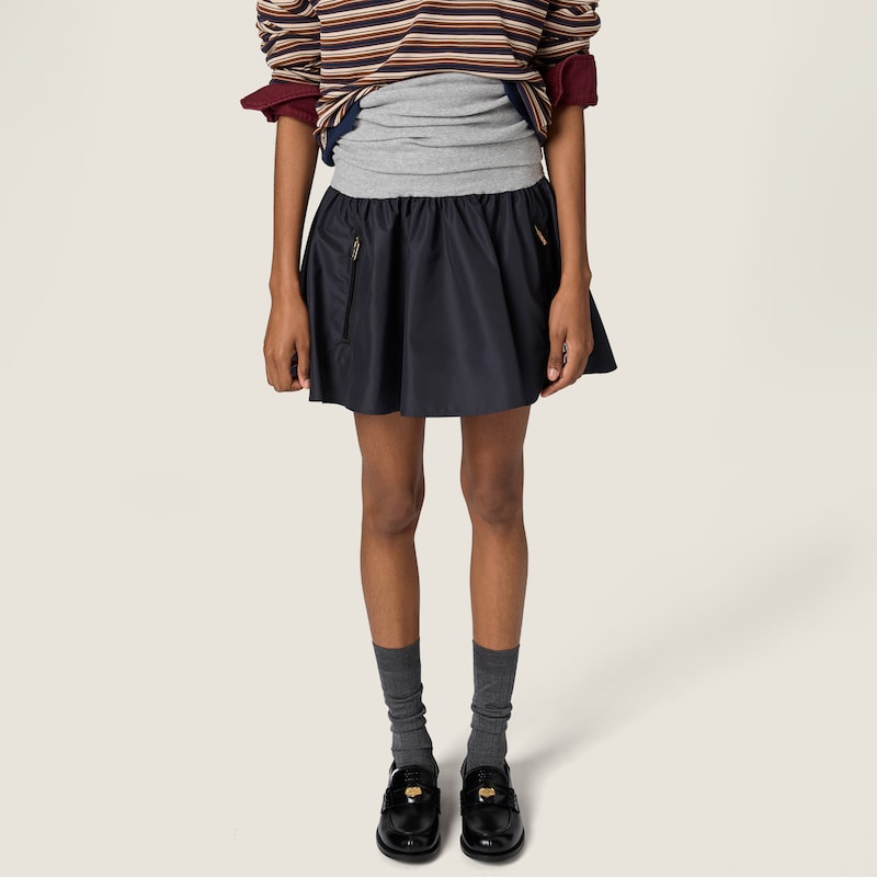 Minirock aus Funktionsgewebe