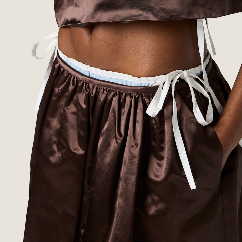 Rock aus Satin