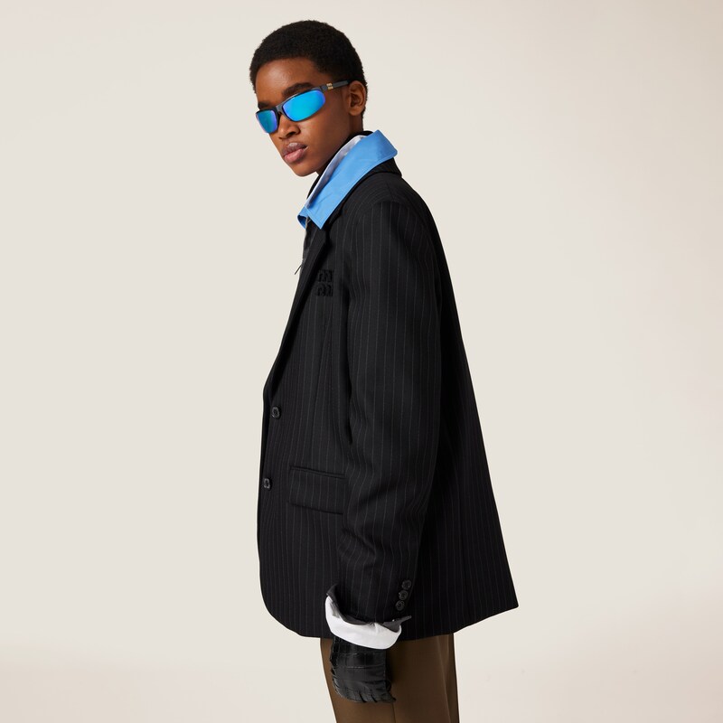 싱글브레스트 핀스트라이프 재킷