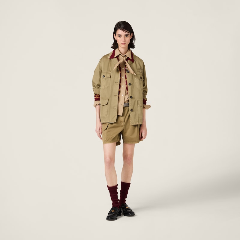 Chaqueta en satén de algodón teñido en prenda