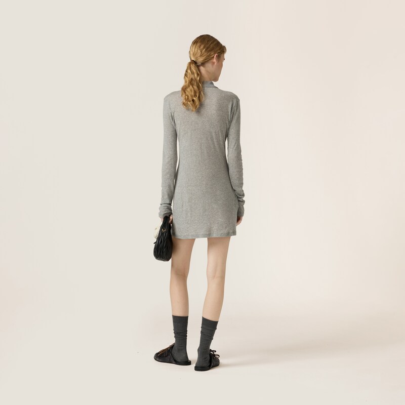 Robe courte en maille côtelée