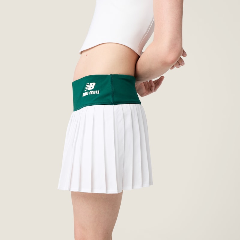 弹力科技平纹针织褶皱迷你半身裙