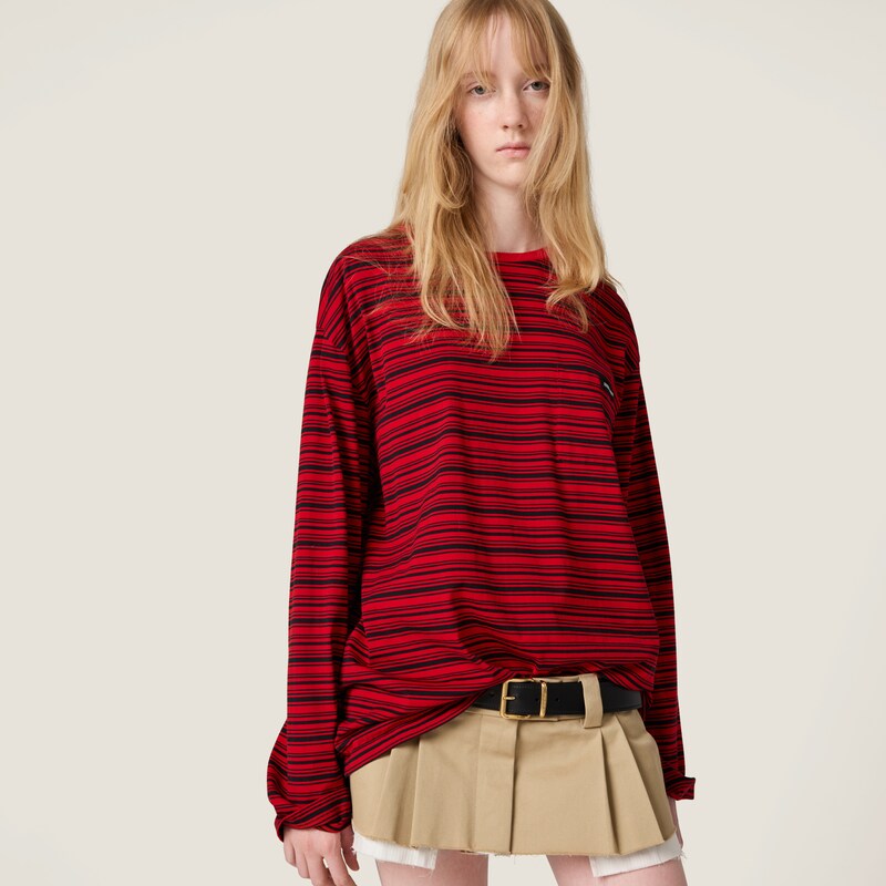 تيشيرت بأكمام طويلة من القطن الجيرسيه