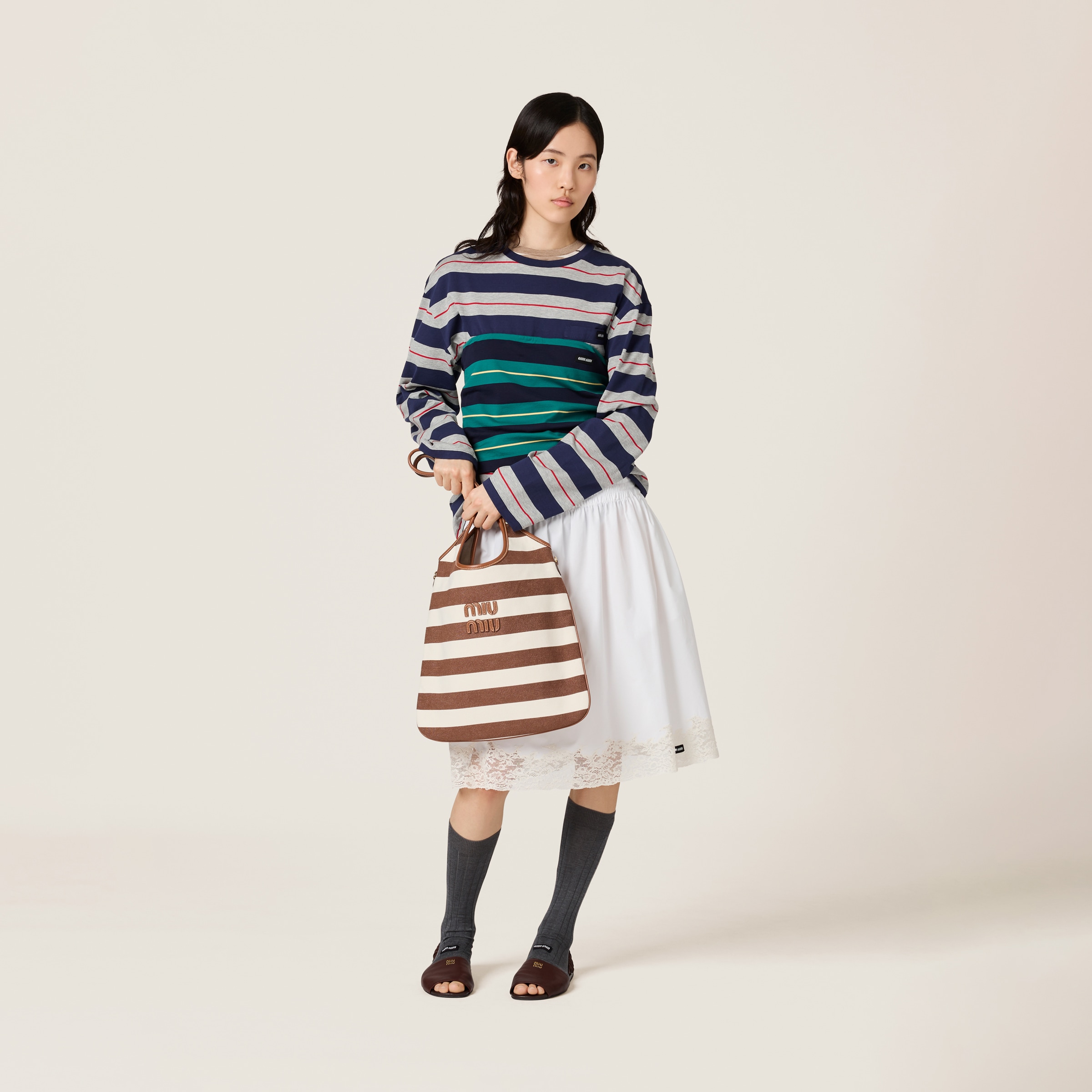 Tシャツ・カットソー MIU MIU MJL014_14RT_F0S5G LONG SLEEVED COTTON T-SHIRT Green/white/cognac Long-sleeved Cotton Jersey T-shirt | Miu Miu