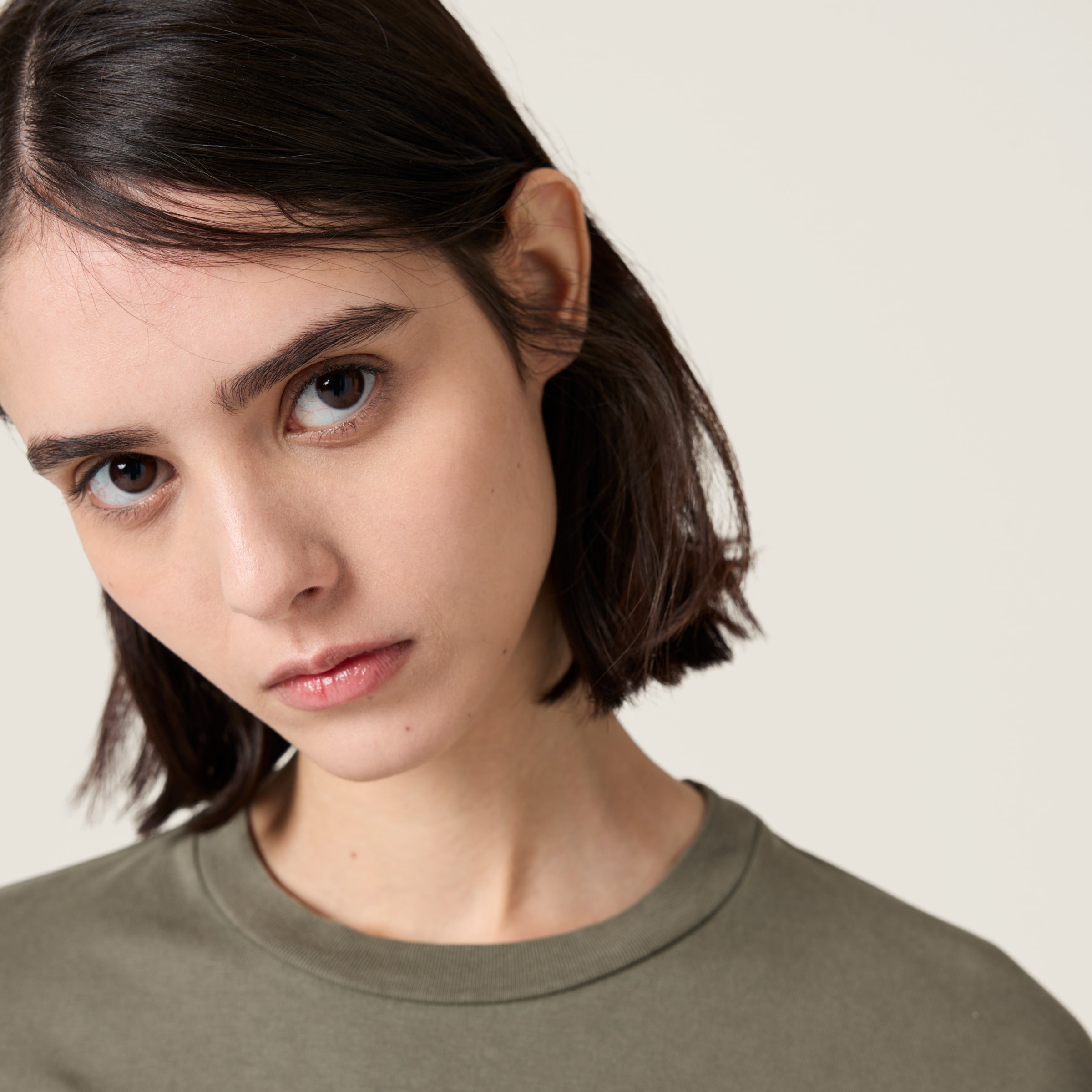 オリーブ ガーメントダイ ジャージー Tシャツ | Miu Miu