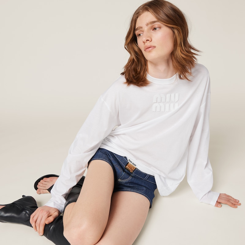 تيشيرت من القطن مزين بلوغو مطرز