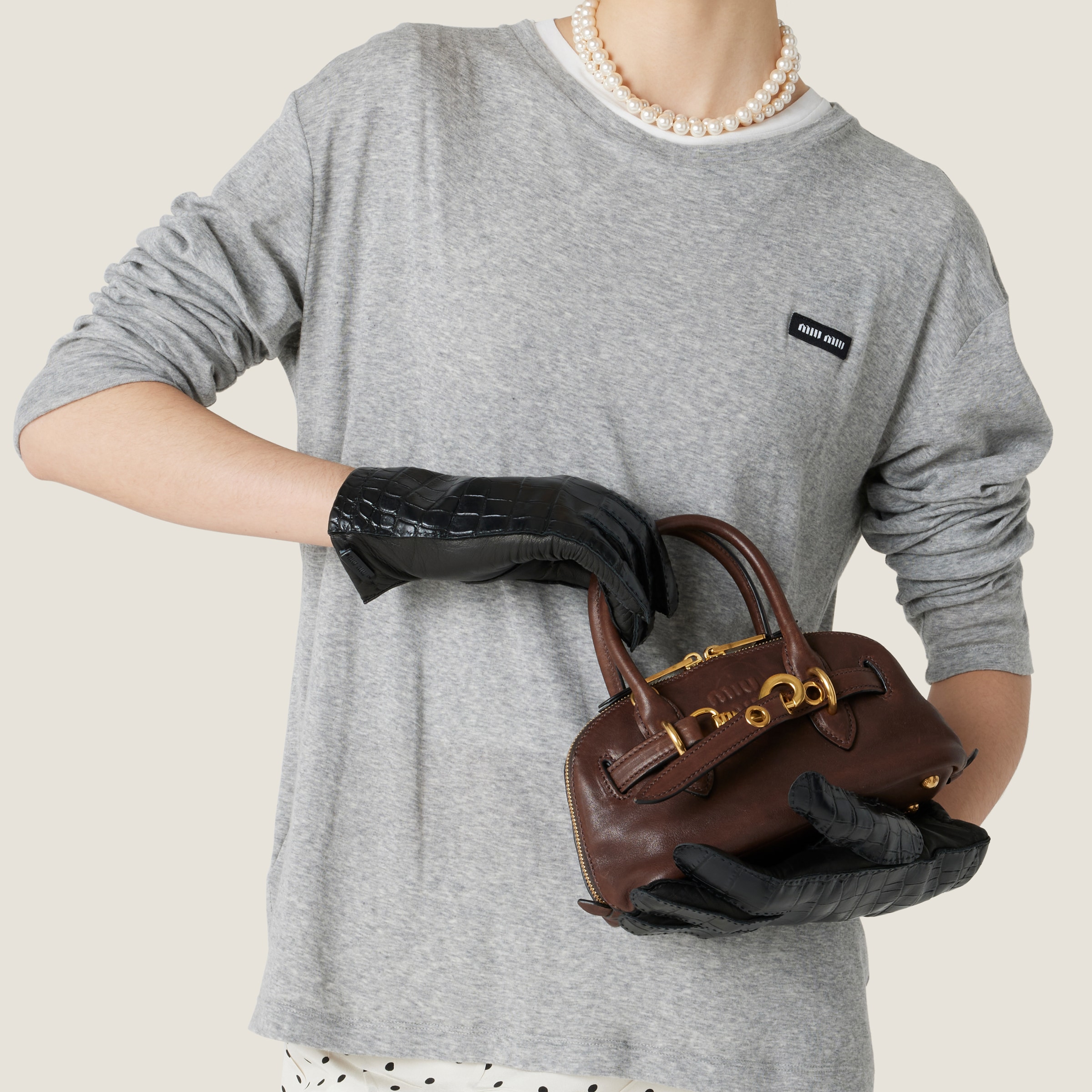 モードな女らしさ【MiuMiu】ジャージー リブ編み 長袖Tシャツ グレー ジャージー リブ編み 長袖tシャツ | Miu Miu