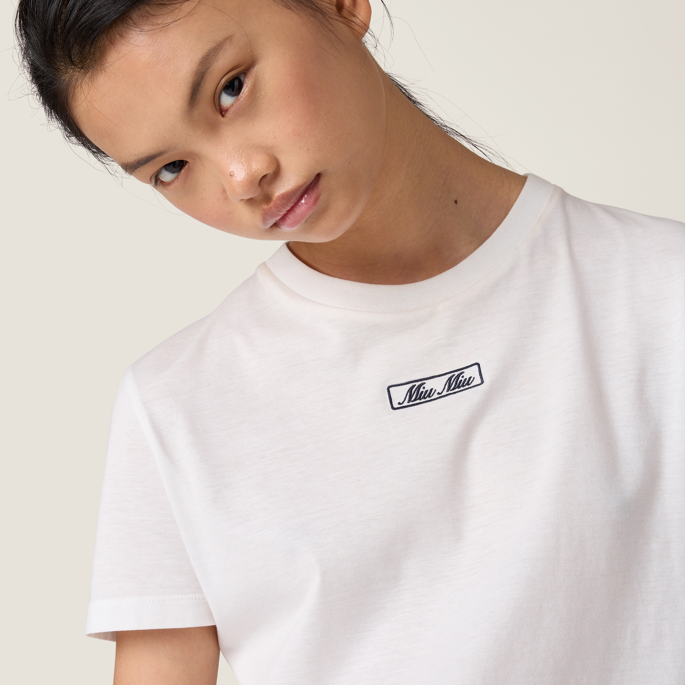 Tシャツ・カットソー MiuMiu FW25 Miu Miu Cotton T-shirt (MJN569SOOO 17UY F04QA) Black Cotton Jersey T-shirt With Embroidered Logo | Miu Miu