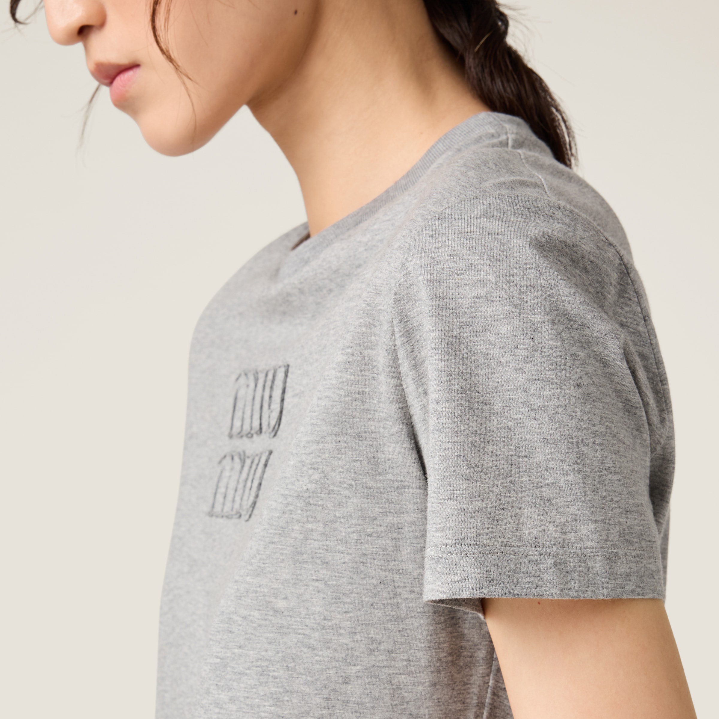 グレー コットンジャージー Tシャツ | Miu Miu グレー コットンジャージー Tシャツ | Miu Miu