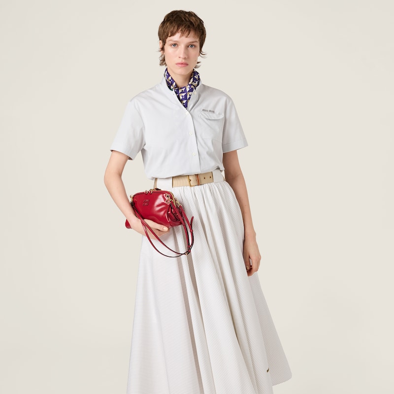 قميص بوبلين بخطوط دقيقة جداً