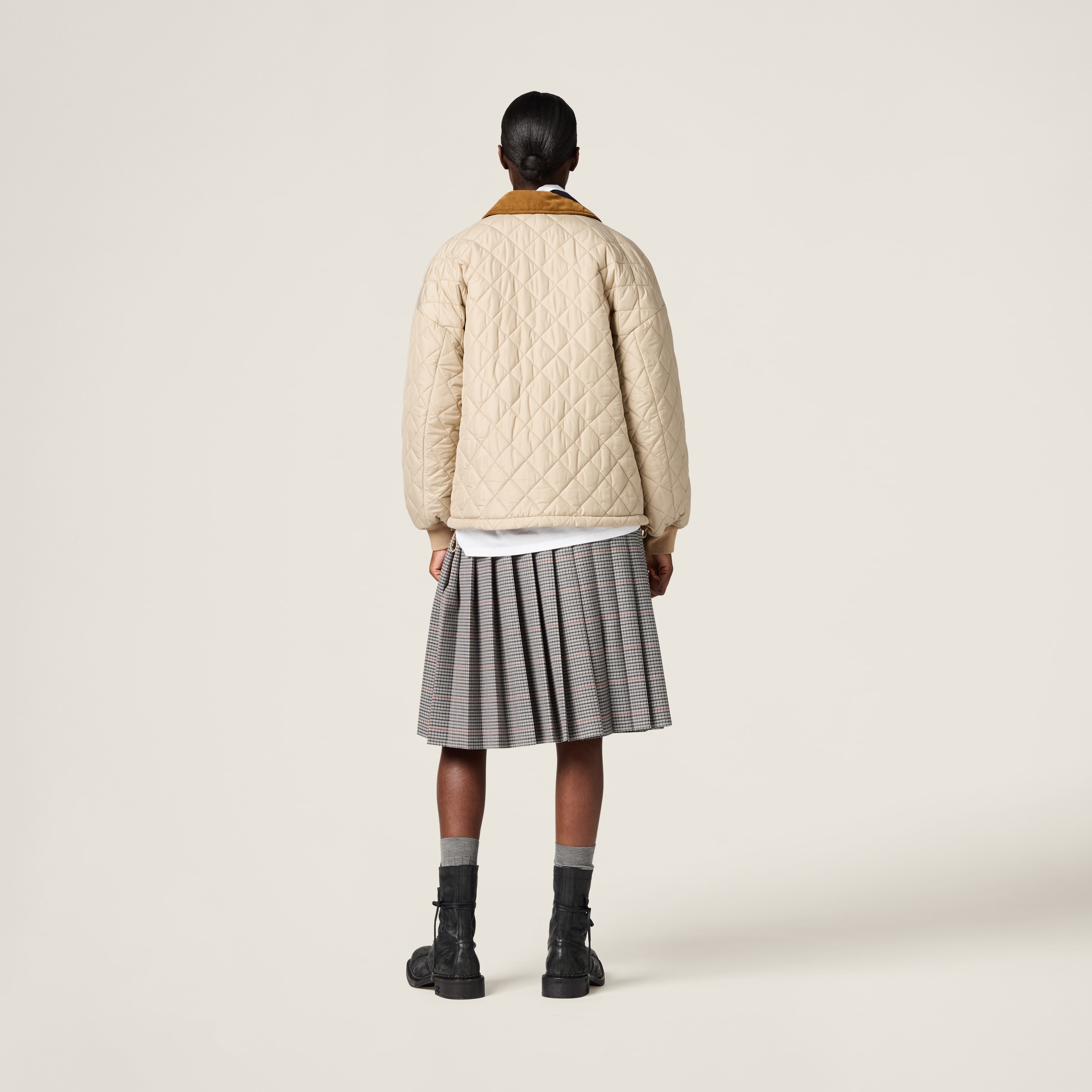 サンドベージュ テクニカルファブリック ブルゾンジャケット