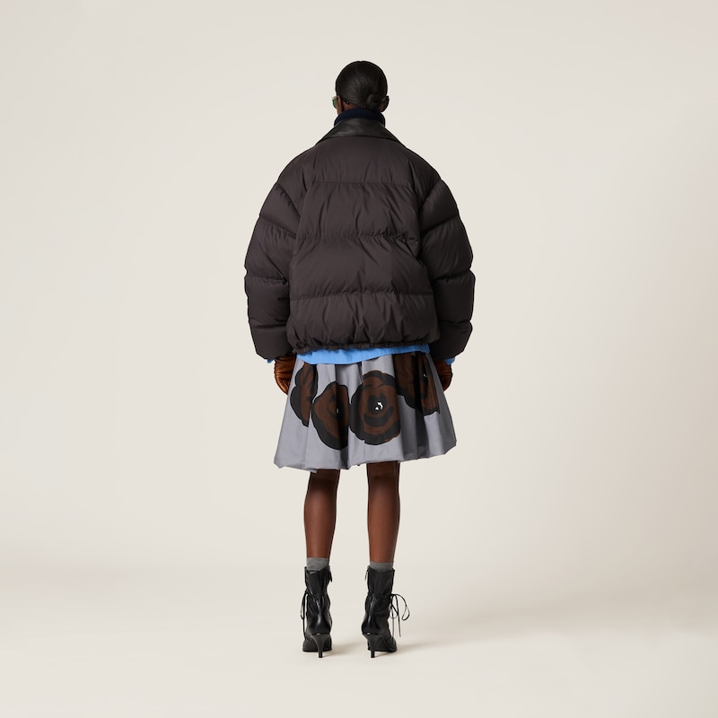 Technical pongé cropped down jacket