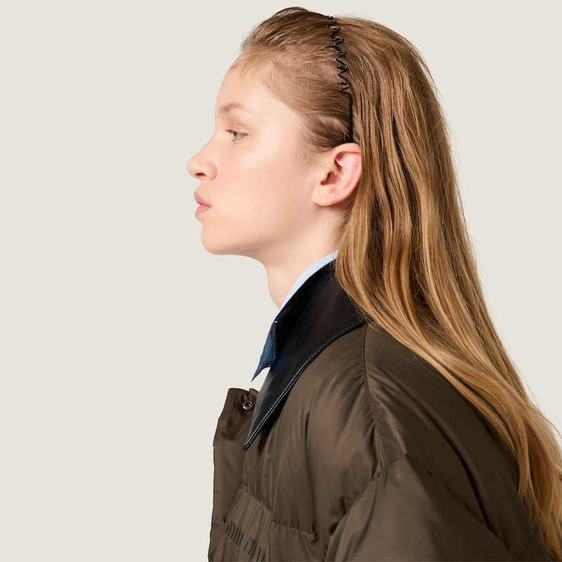 Technical pongé cropped down jacket