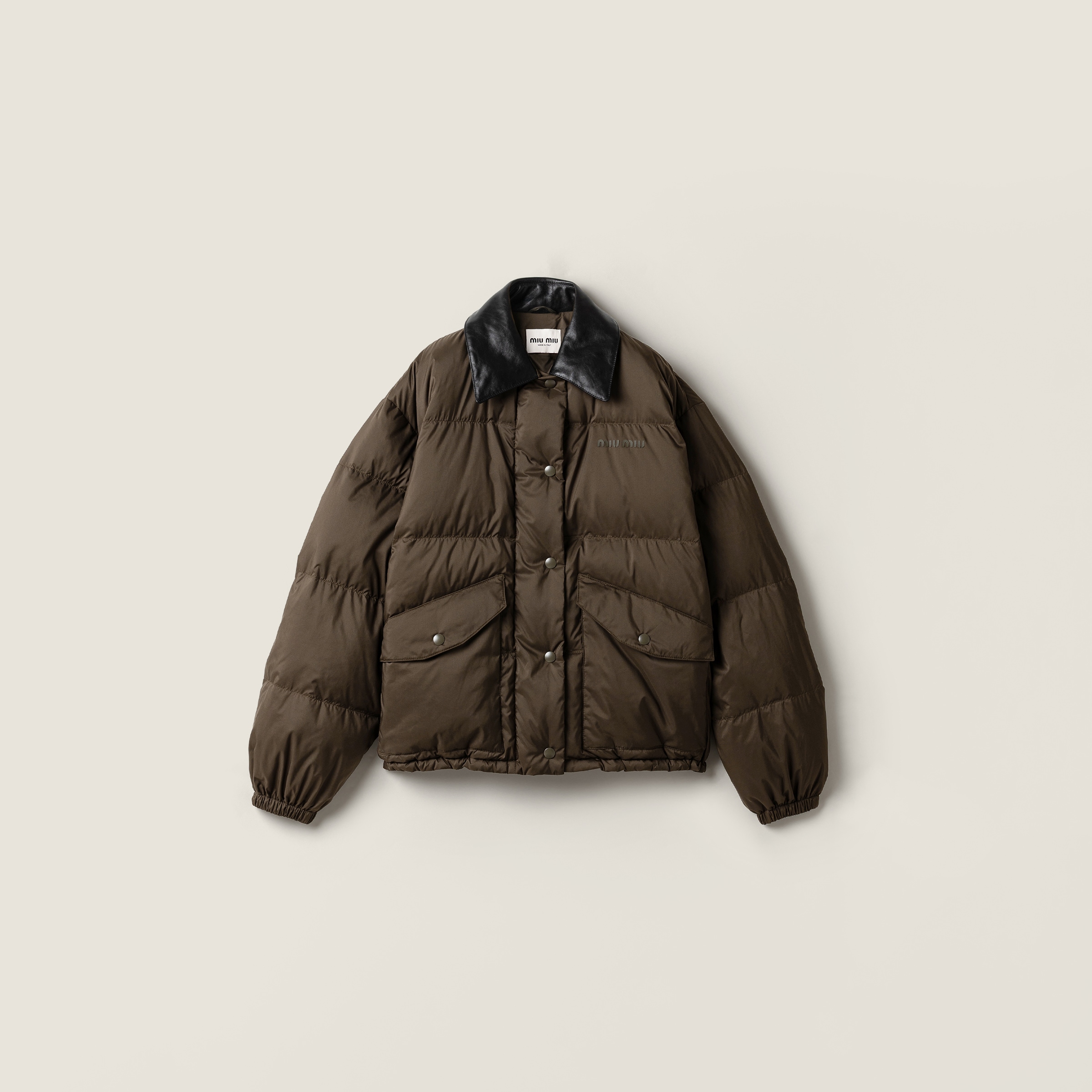 Technical pongé cropped down jacket